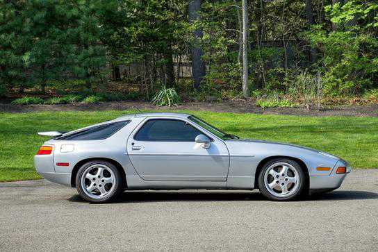 Porsche 928
