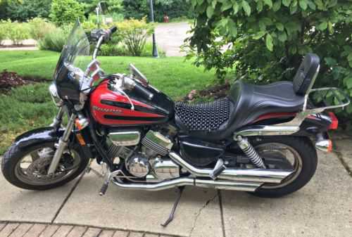 Honda VF750C2 (MAGNA)