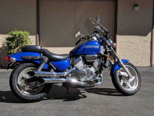 Honda VF750C (MAGNA)