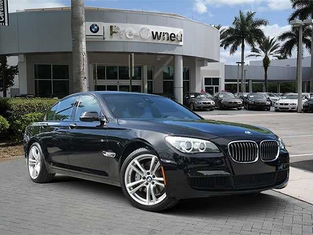 BMW 740i