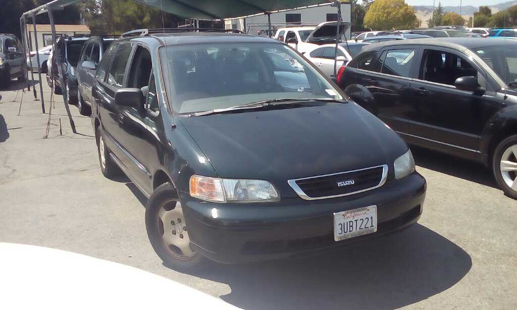 Isuzu Oasis