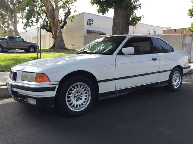BMW 325iS