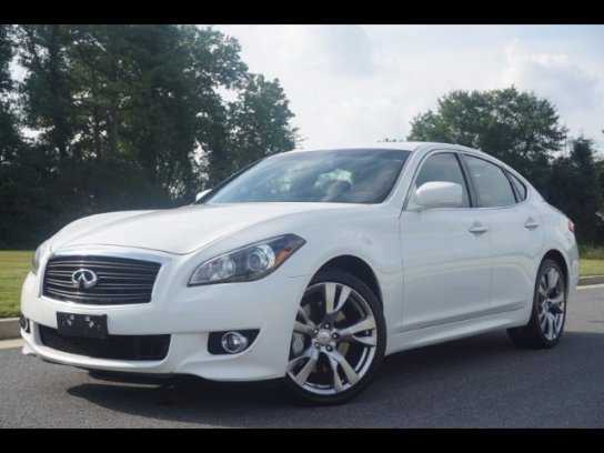 Infiniti M56