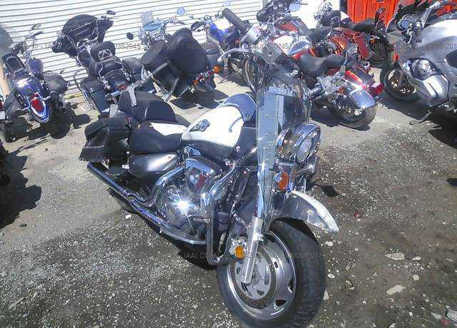 Suzuki VL1500K