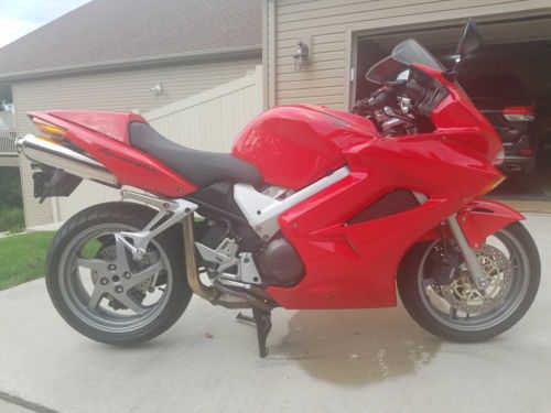 Honda VFR800 (INTERCEPTOR)