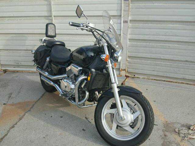 Honda VF750C (MAGNA)