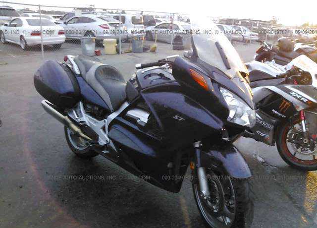 Honda ST1300A