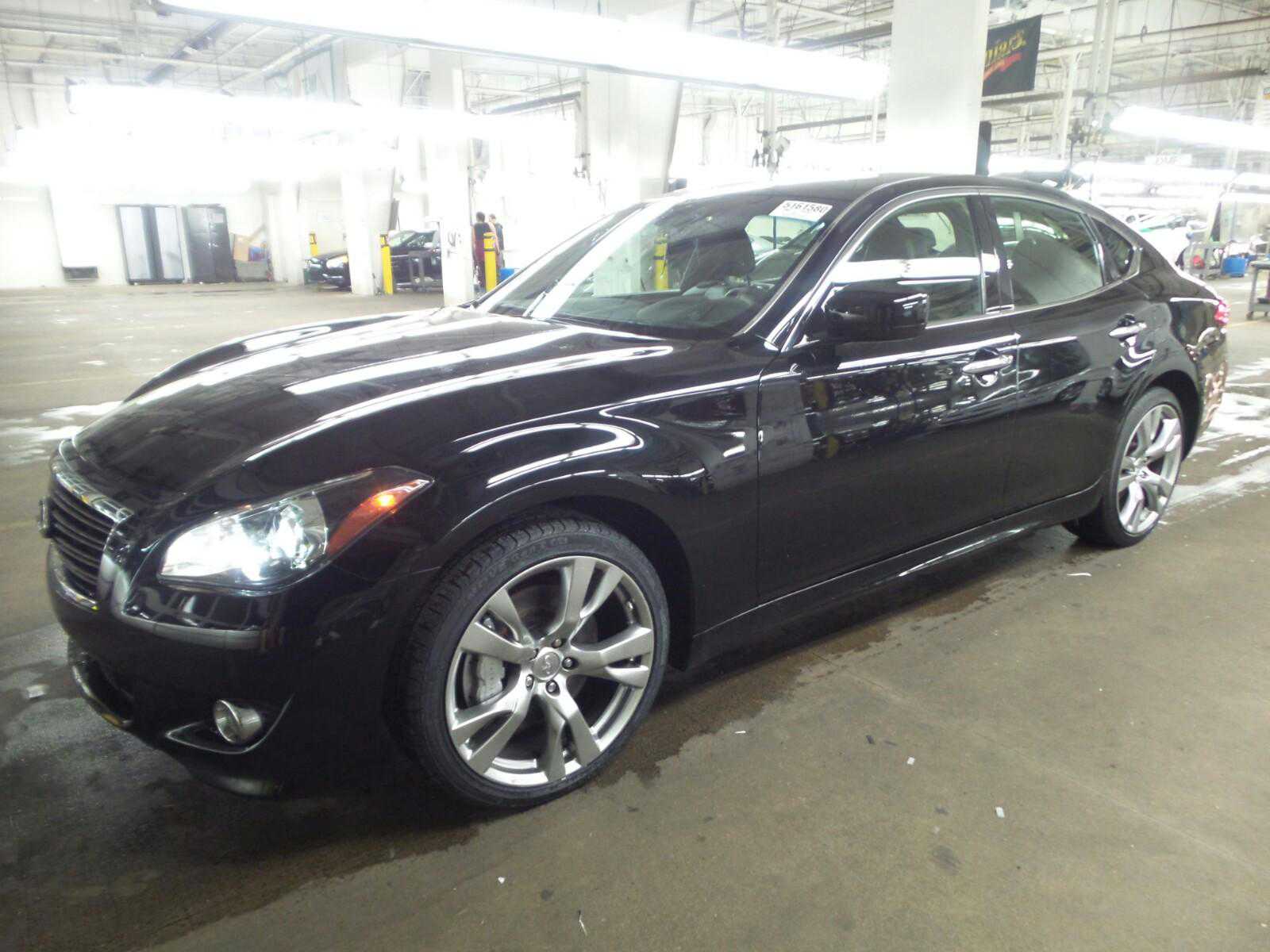 Infiniti M56