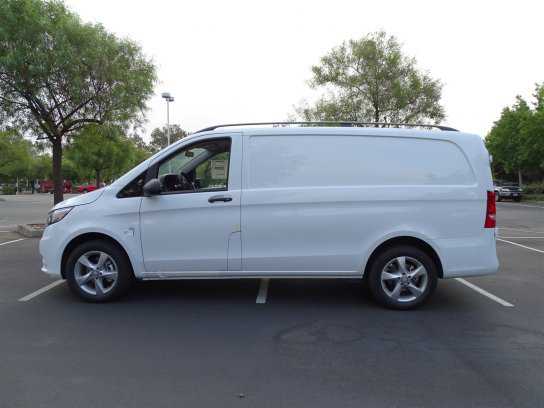 2017 Mercedes-Benz METRIS