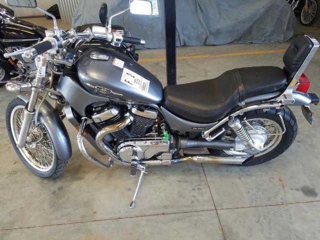 Suzuki VS800