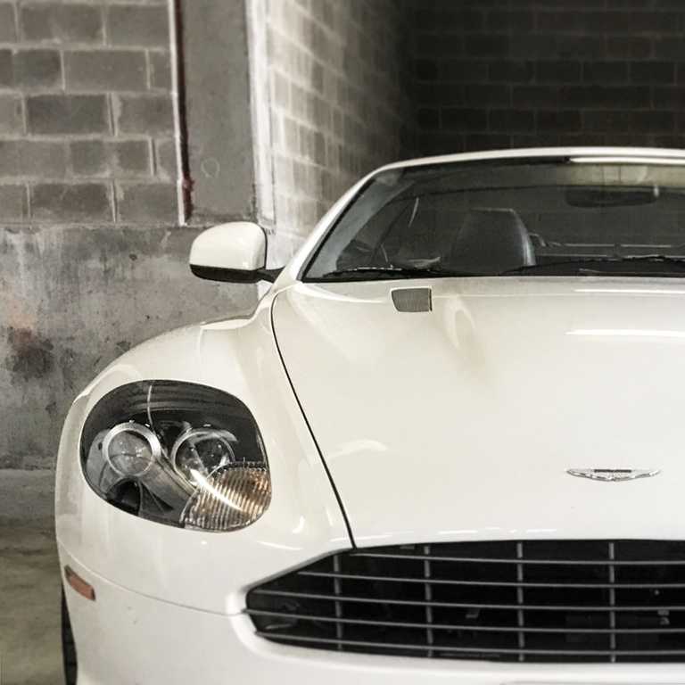 Aston Martin DB9