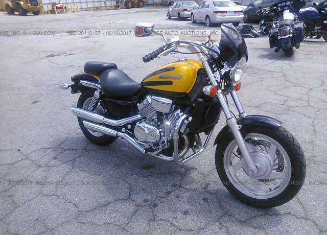 Honda VF750C2 (MAGNA)