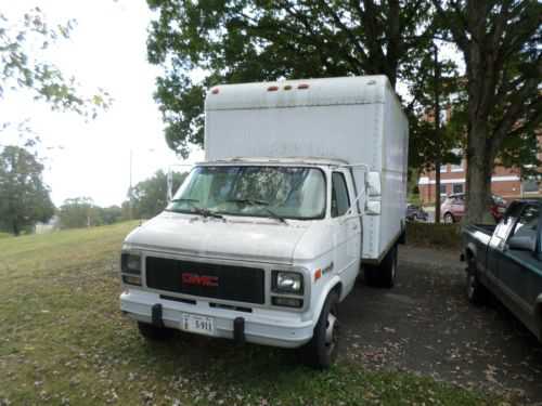 GMC Cutaway Van