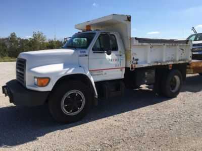 Ford F-700