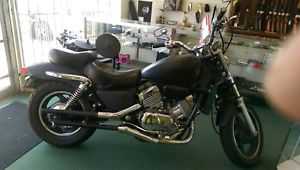 Honda VF750C (MAGNA)