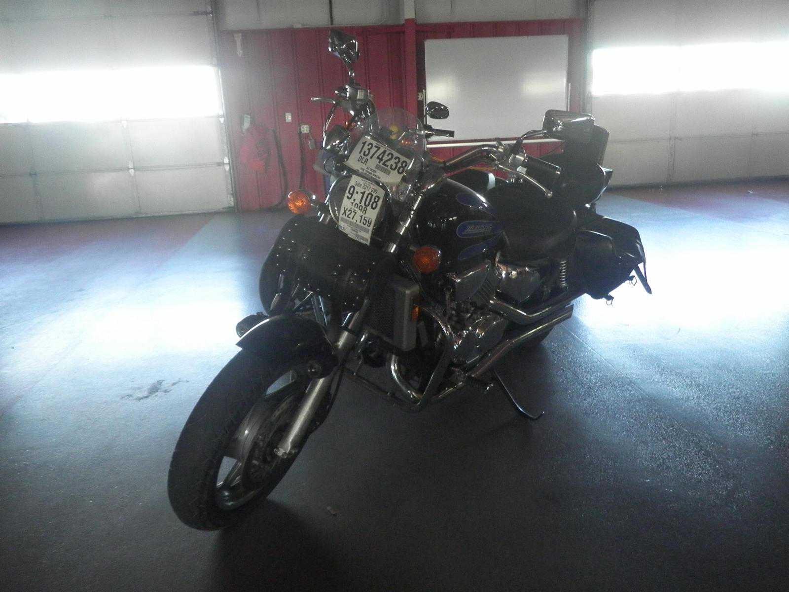 Honda VF750C2 (MAGNA)
