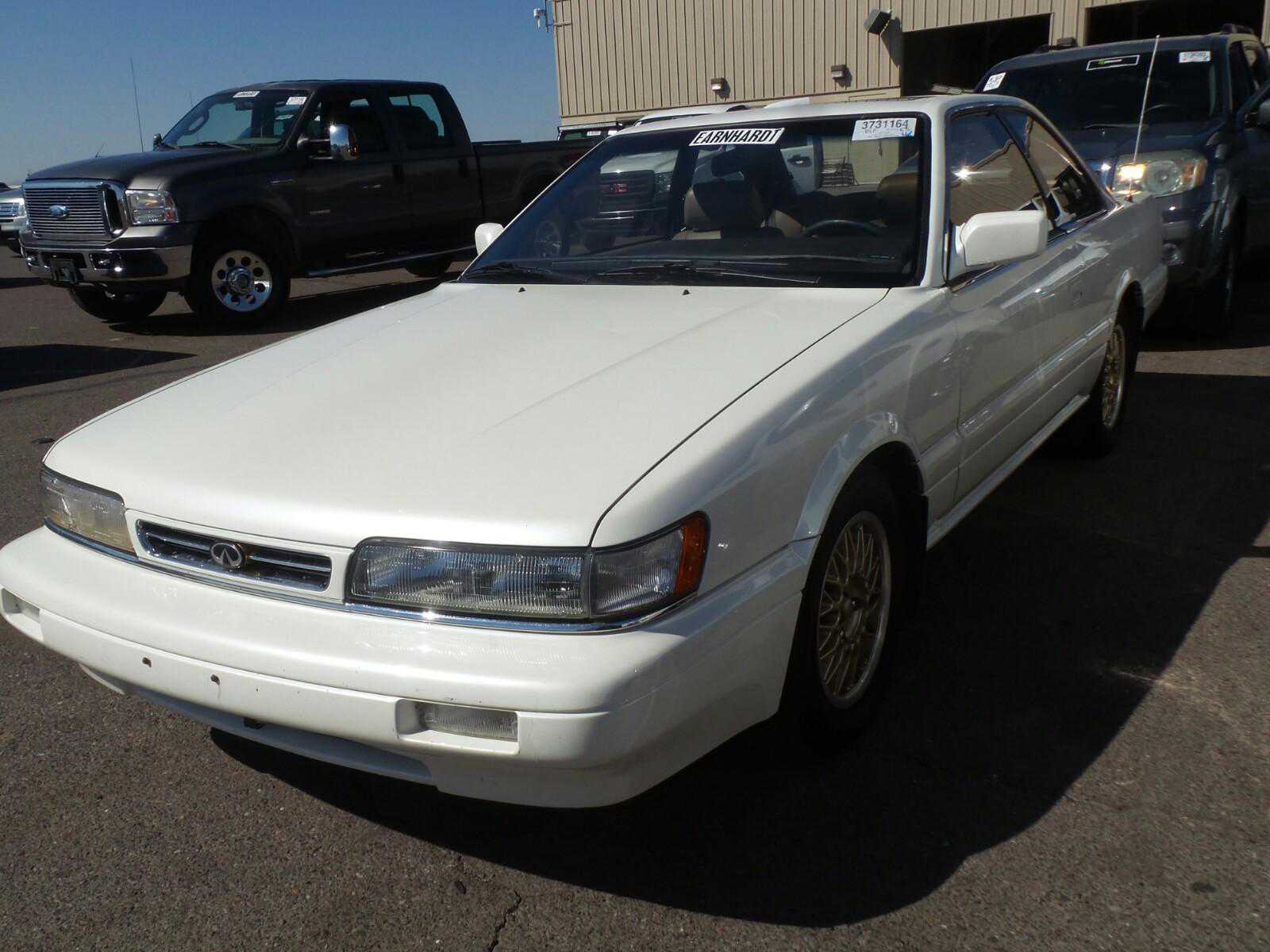Infiniti M30
