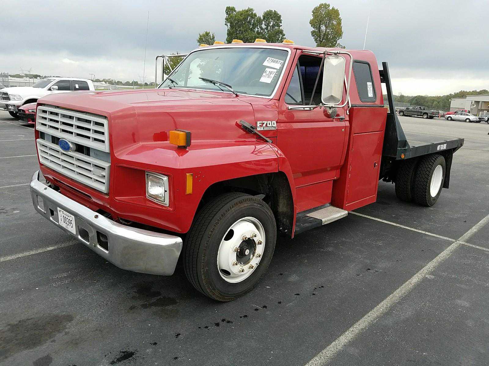 Ford F-700