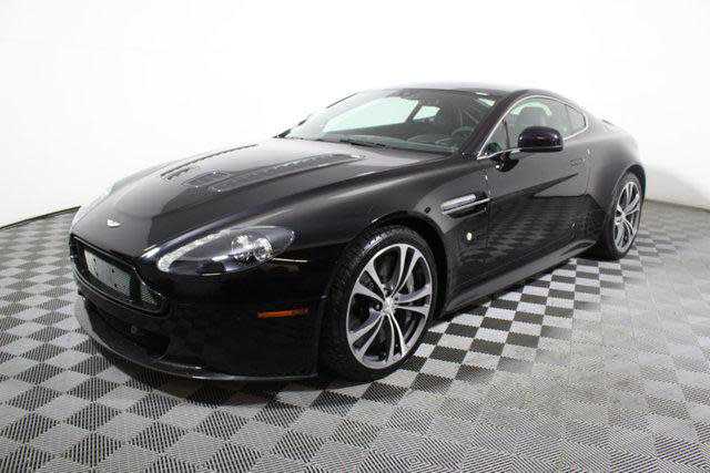 Aston Martin V12 Vantage