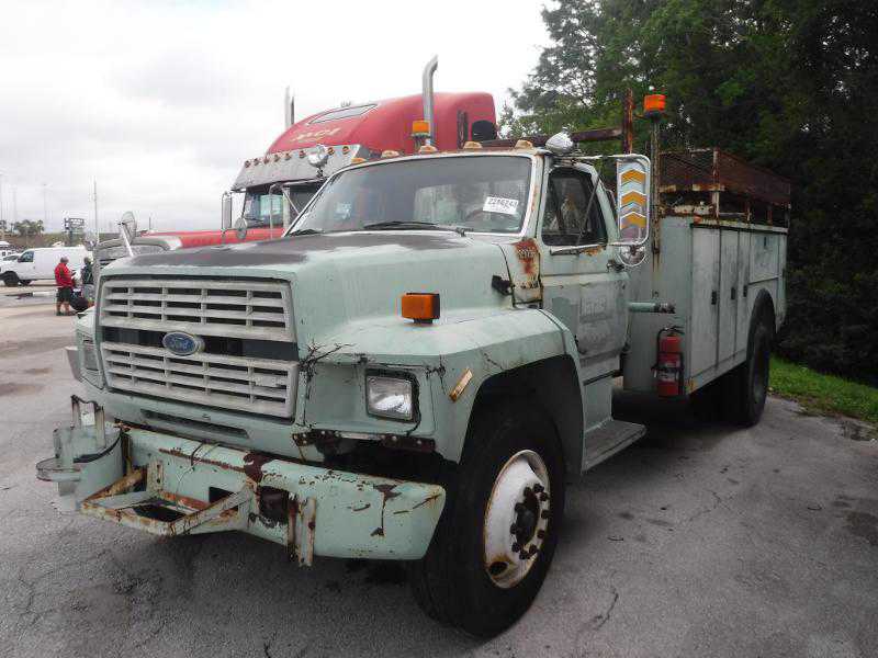 Ford F-700
