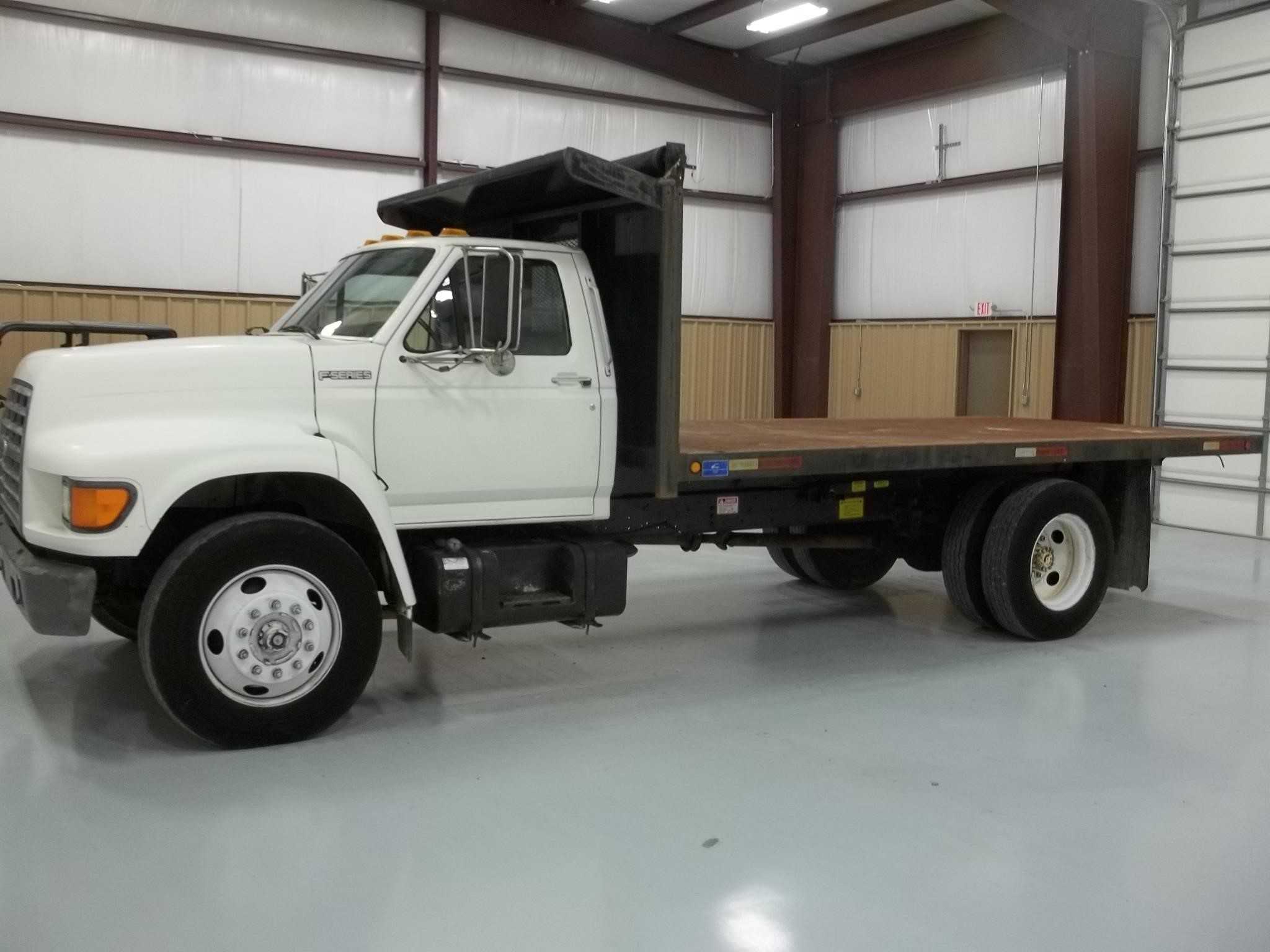Ford F-700