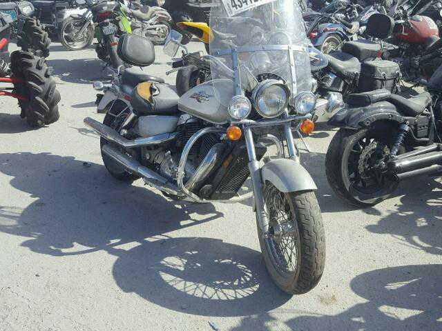 Honda VT1100C2 (SHADOW ACE)