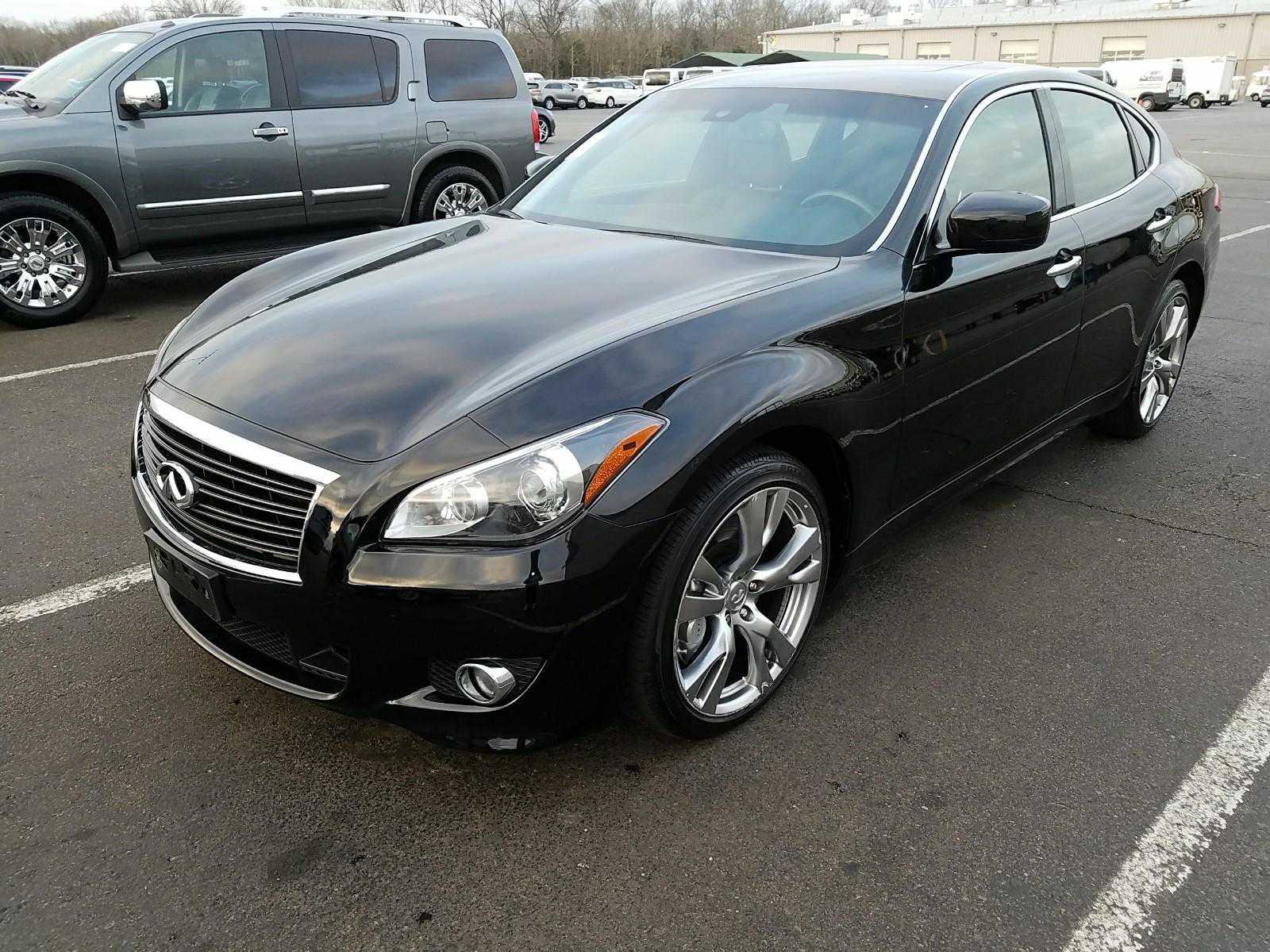 Infiniti M56