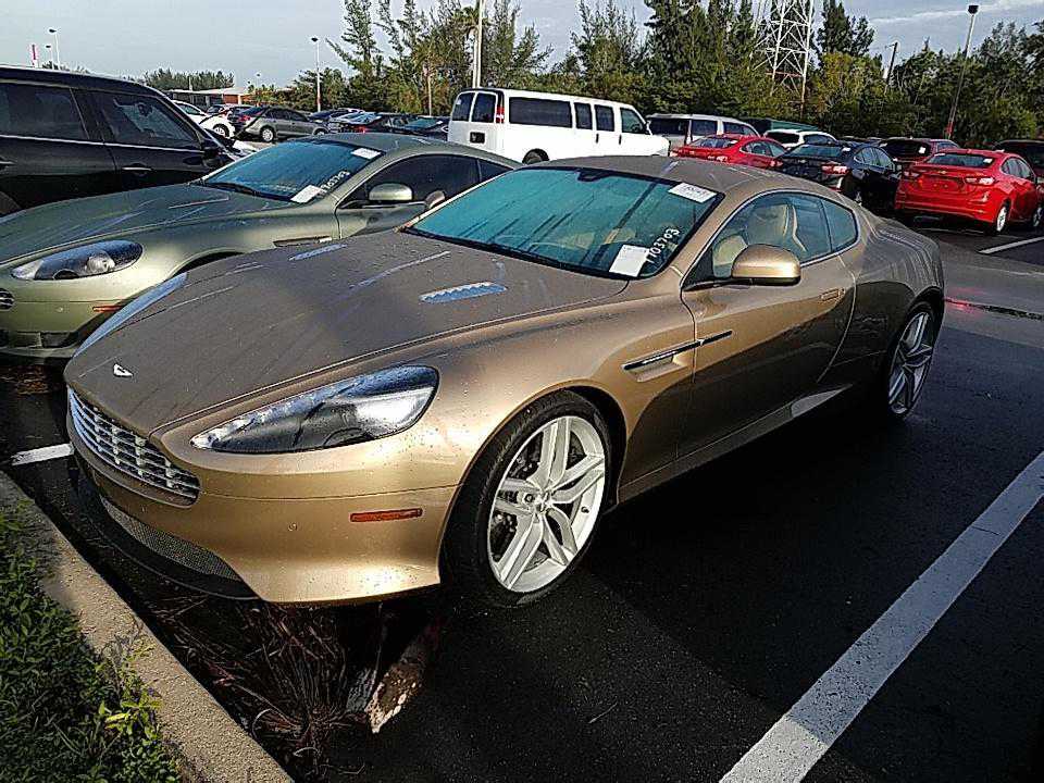 Aston Martin DB9