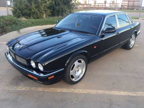 Jaguar XJR