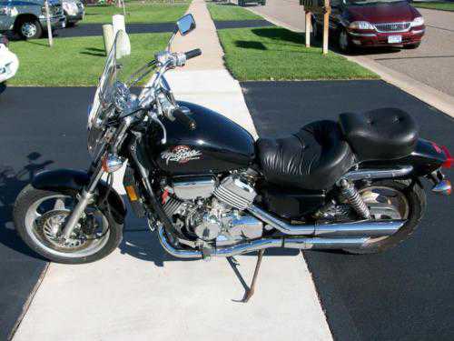 Honda VF750C (MAGNA)