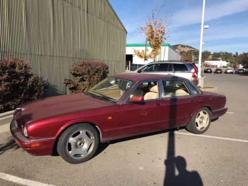 Jaguar XJR