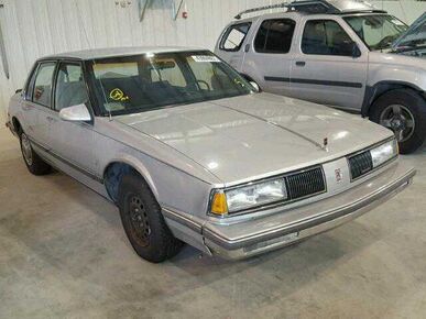 1988 OLDSMOBILE Delta 88 - License Plate