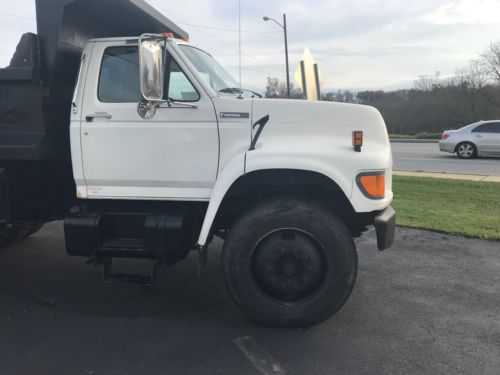 Ford F-700