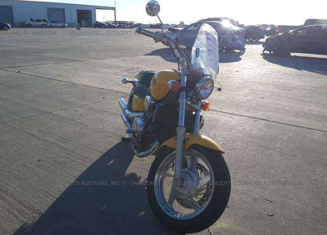 Honda VF750C (MAGNA)