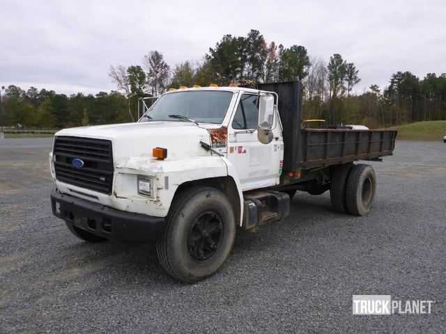 Ford F-700