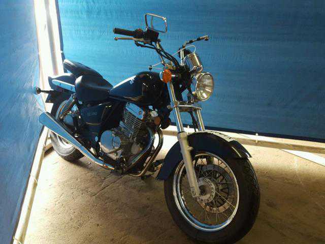 Suzuki GZ250