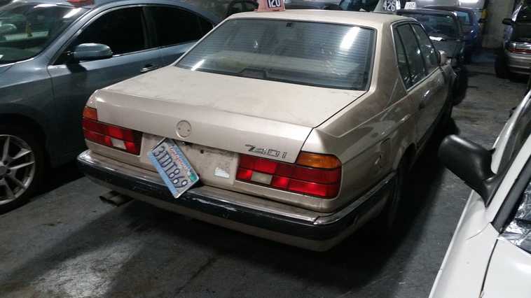 BMW 740i