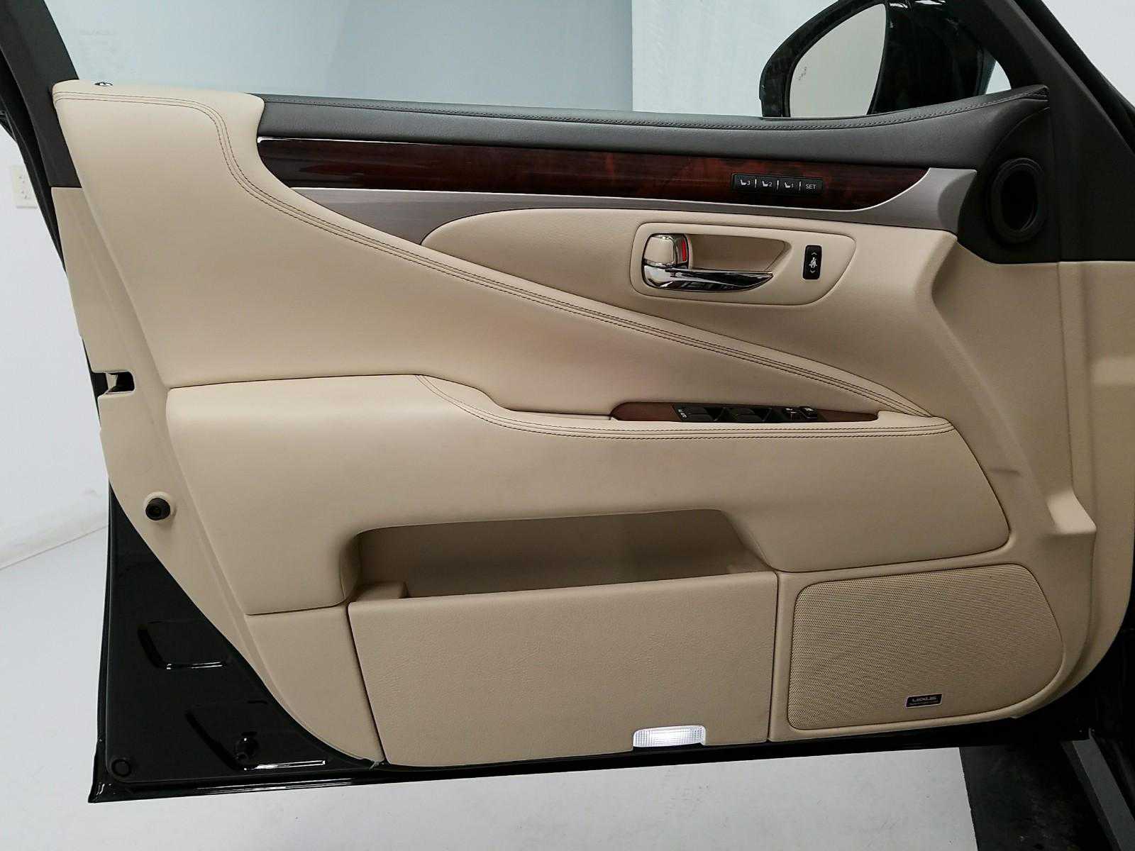 Lexus' driver's door