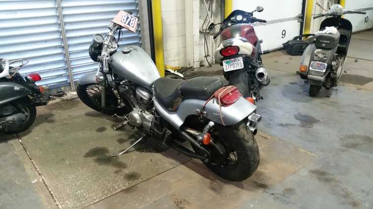 Honda VT600C (SHADOW VLX)
