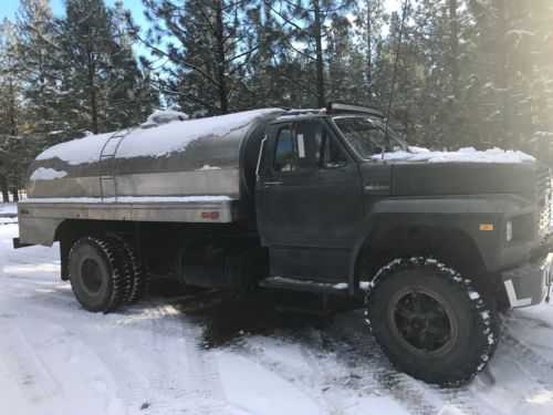 Ford F-700