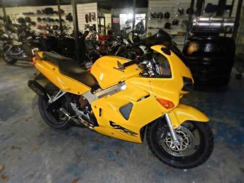 Honda VFR800Fi (INTERCEPTOR)