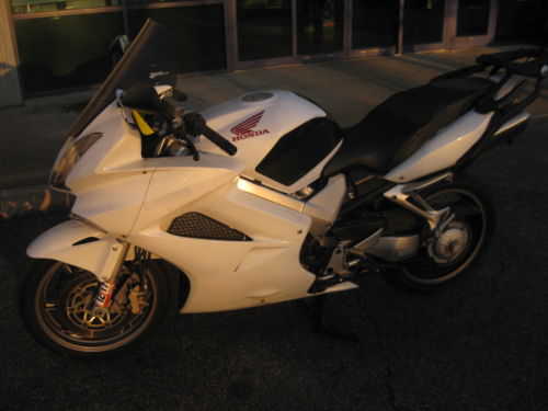 Honda VFR800A (INTERCEPTOR)