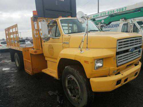 Ford F-700