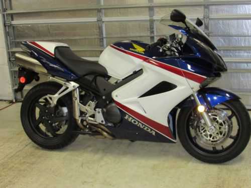 Honda VFR800 (INTERCEPTOR)