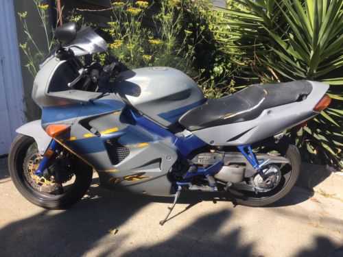 Honda VFR800Fi (INTERCEPTOR)