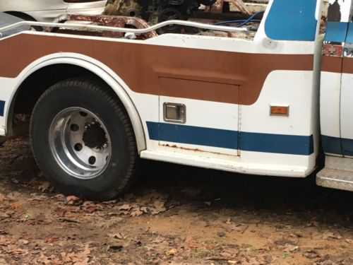 GMC R Conventional