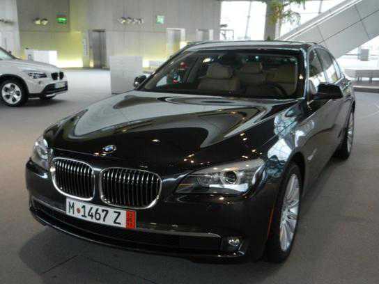 BMW 750i