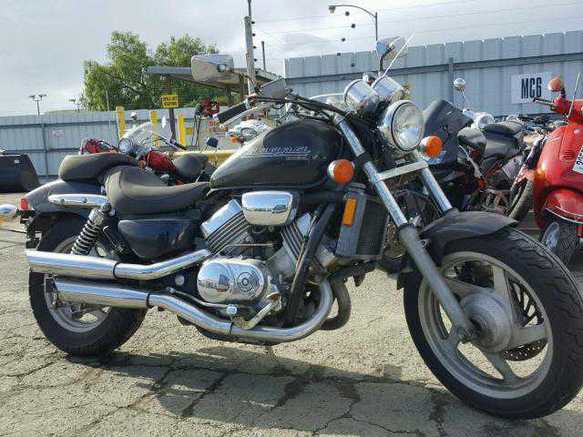 Honda VF750C (MAGNA)