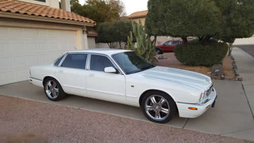 Jaguar XJR
