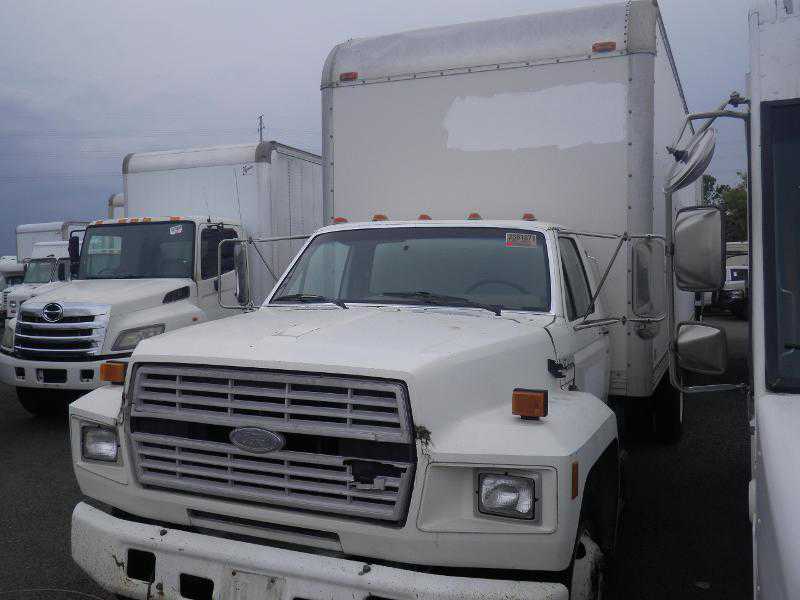 Ford F-700